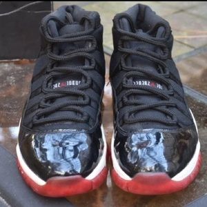 2001 Nike Air Jordan Retro Bred 11 XI